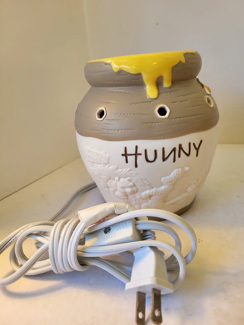 Scentsy Disney Winnie The Pooh Hunny Pot Wax Warmer